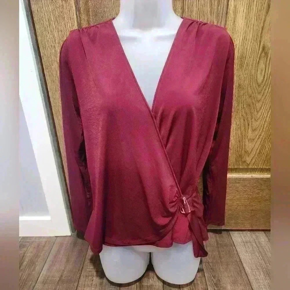 Michael Kors Crossover Side tie top size Medium Burgundy Gold Buckle - Picture 1 of 7